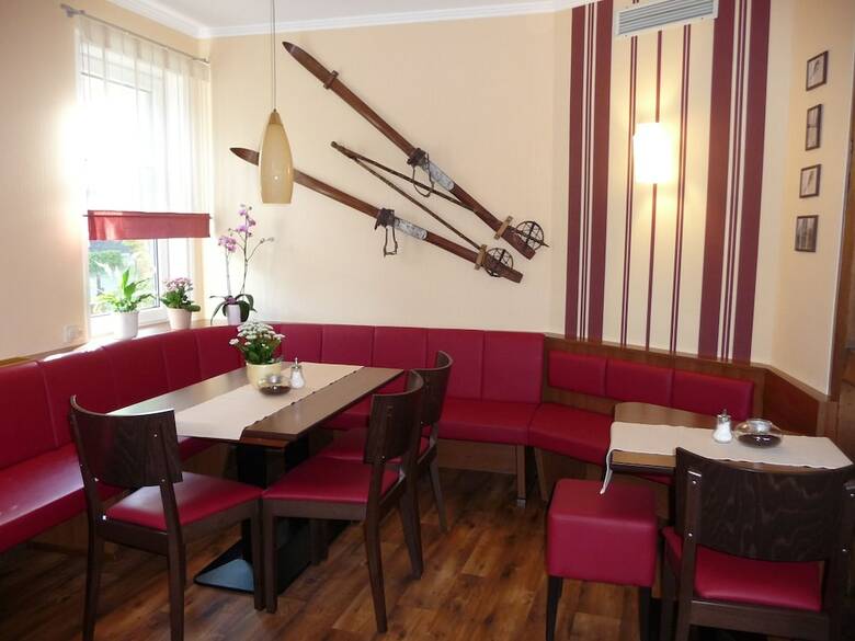 Hostal Caf�-restaurant Pension Haus Flora