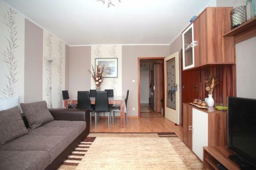 5805 Privatapartment Best City
