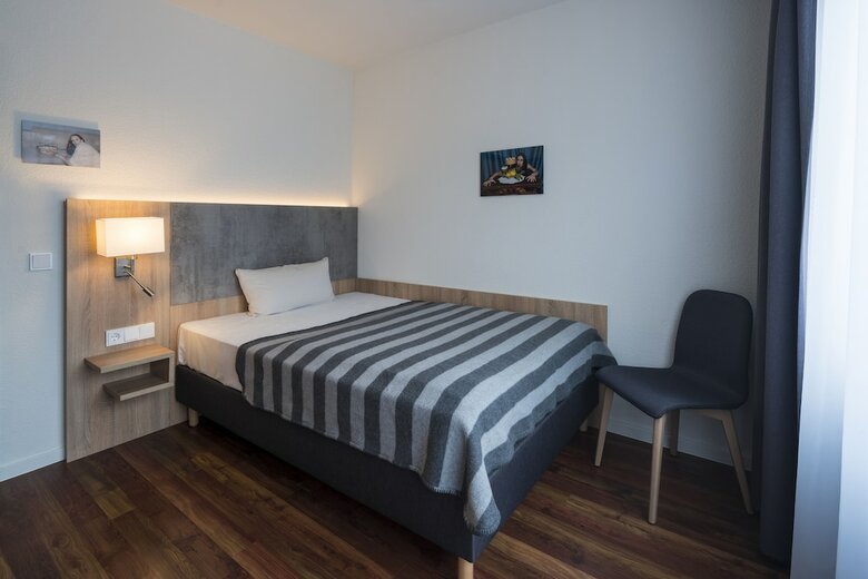 Base1 Hotel Grenzblick