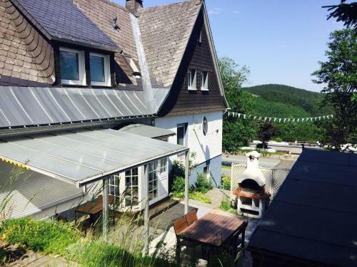 Modest Holiday Home In Neuastenberg With Garden