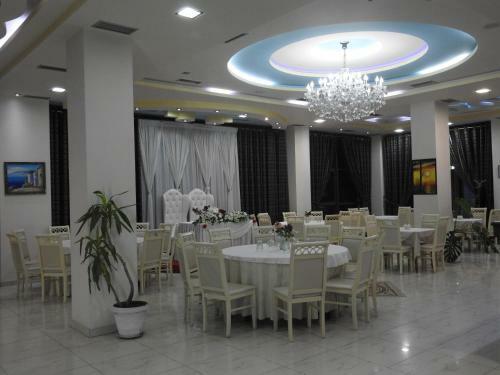 Hotel 3 Vellezerit