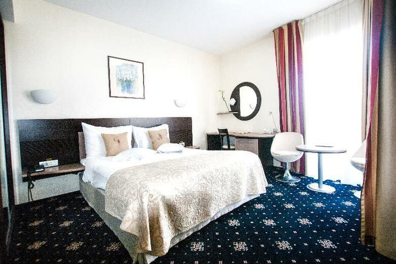 Berthelot Hotel