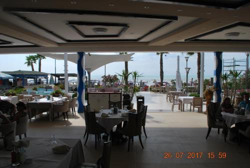 Fiona's Sea View Apartment
