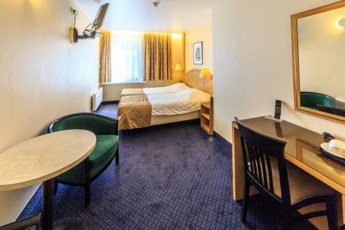 Hotel Pacific