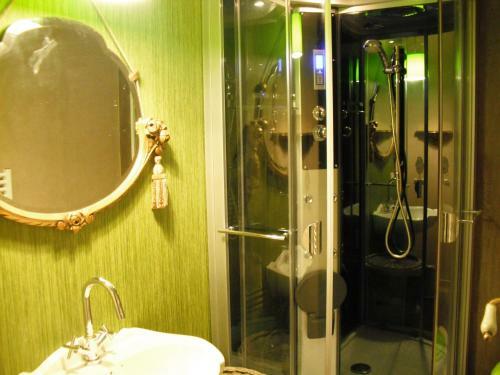 B&B Con Amp�re