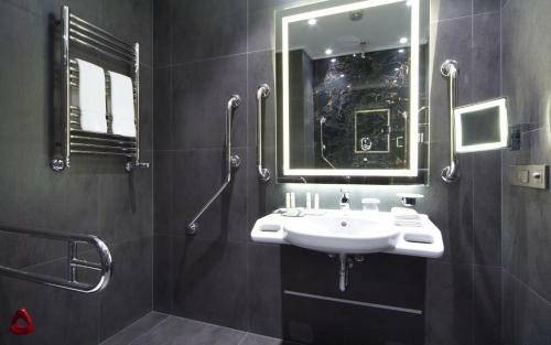 Hotel Doubletree By Hilton Minsk