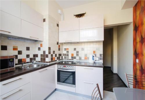 10 Apartment On Ploshad Pobedi
