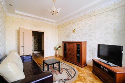 10 Apartment On Ploshad Pobedi