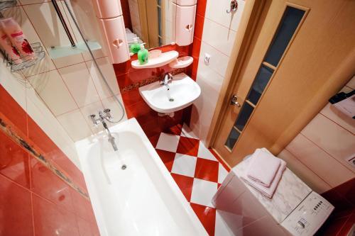 10 Apartment On Ploshad Pobedi