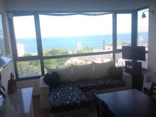 Dilov Apartments In Yalta Golden Sands