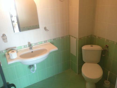 Dilov Apartments In Yalta Golden Sands