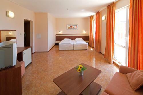 Sunny Flower Hotel