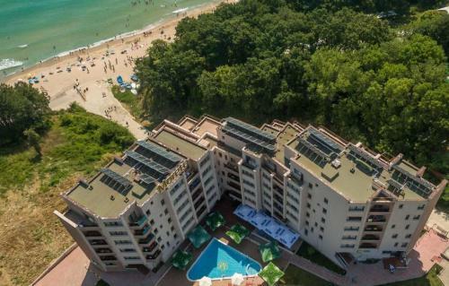 Moreto Luxury Apartments - Full Board