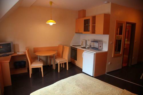 Royal Plaza Apartments