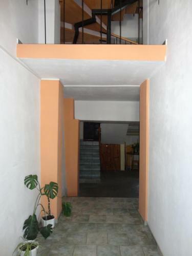 Hostal Guest House The House