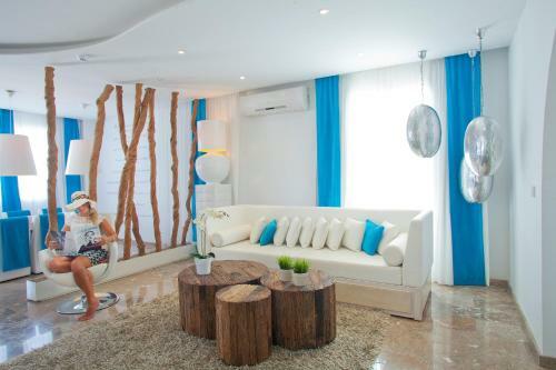 Louis Althea Kalamies Luxury Villas