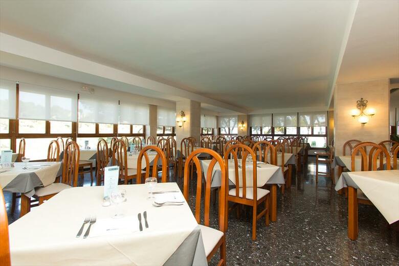 Pinos Playa Hotel