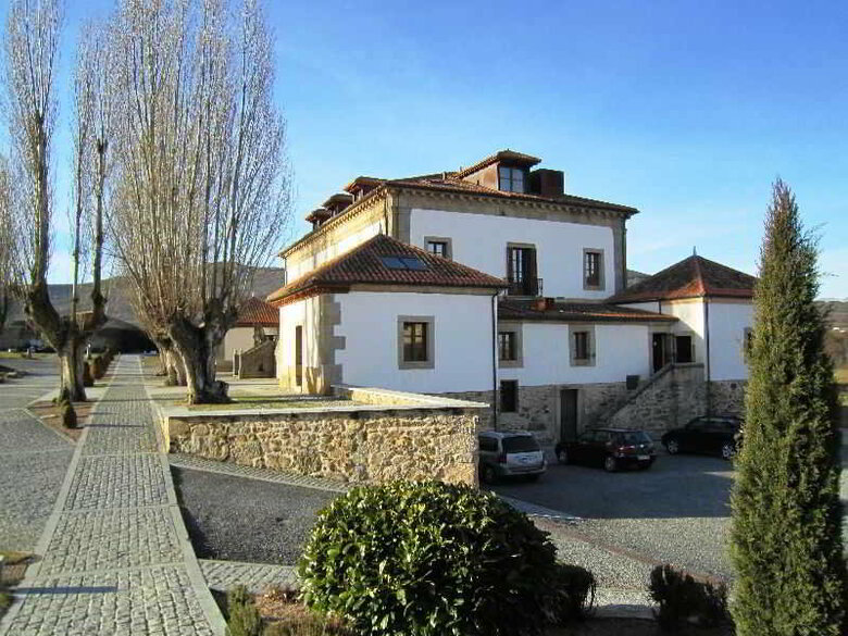 Hotel Iz�n Puerta de Gredos