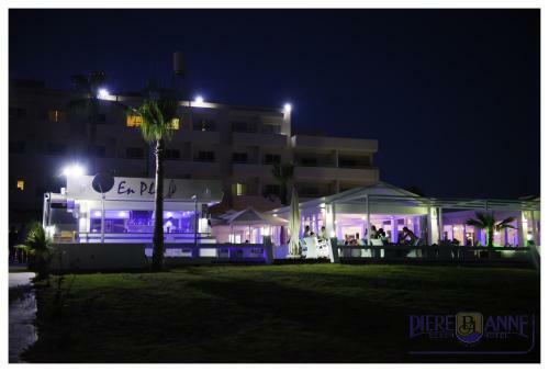 Piere - Anne Beach Hotel