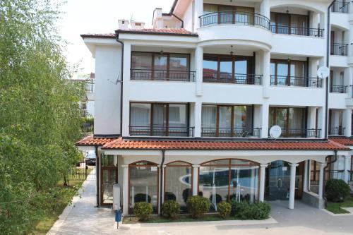 Solar Apartments Chateau Valon