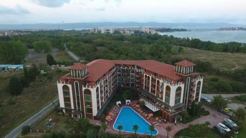 Aparthotel Chateau Del Marina Apart Complex