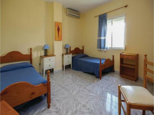 Four-bedroom Holiday Home Coin With A Fireplace 07