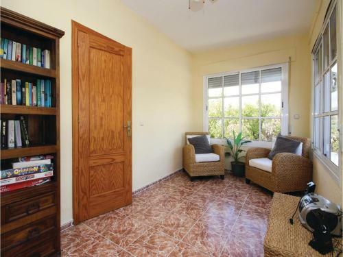 Four-bedroom Holiday Home Coin With A Fireplace 07