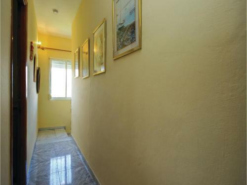 Four-bedroom Holiday Home Coin With A Fireplace 07