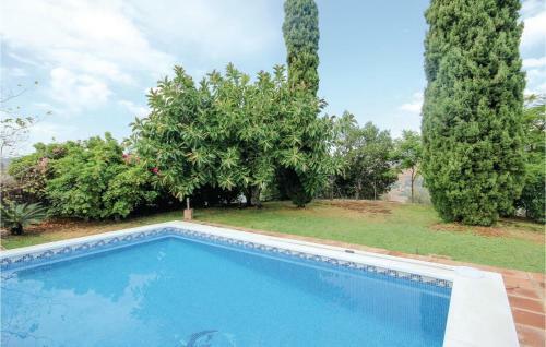 Four-bedroom Holiday Home Coin With A Fireplace 07