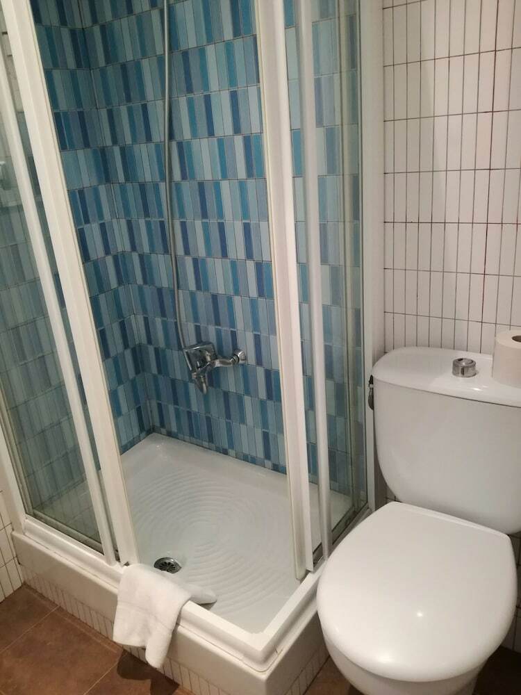 Hostal Lesseps