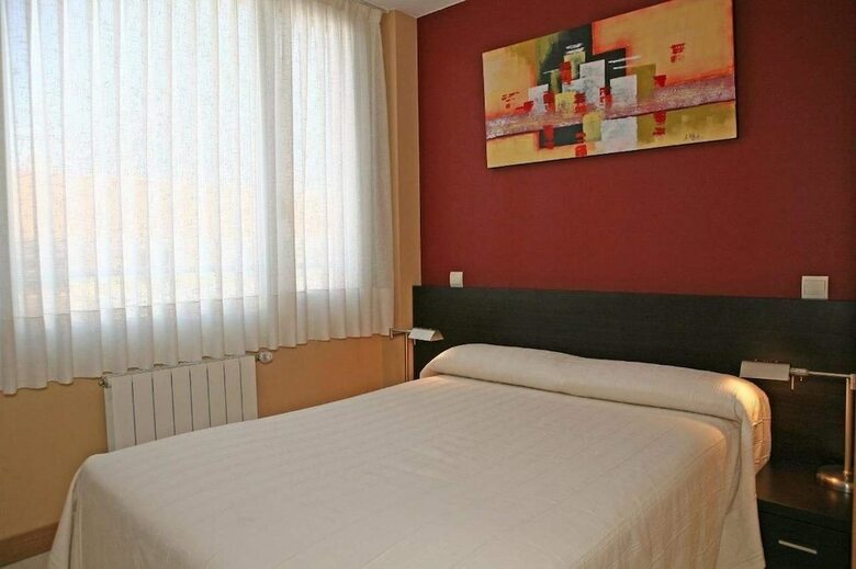 Apartamentos Playa De Portio