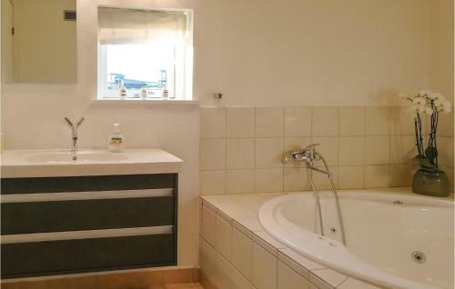 Three-bedroom Holiday Home In Faaborg