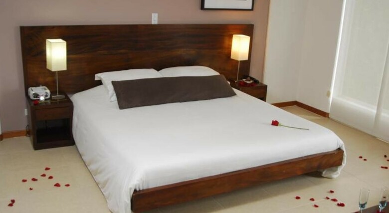 Hotel Cyan Suites