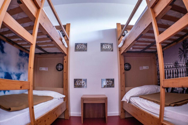 Hostal Inout Hostel