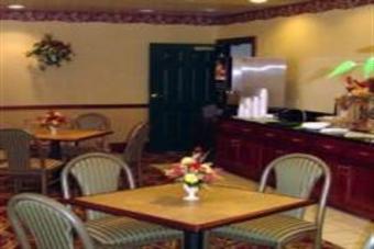Hotel Country Inn And Suites