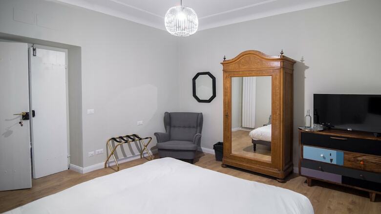 Hostal La Piazzetta Rooms