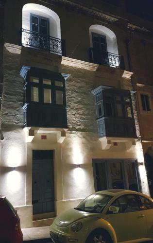 Hostal Backstage Boutique Townhouse