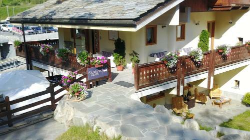 Shatush Hotel