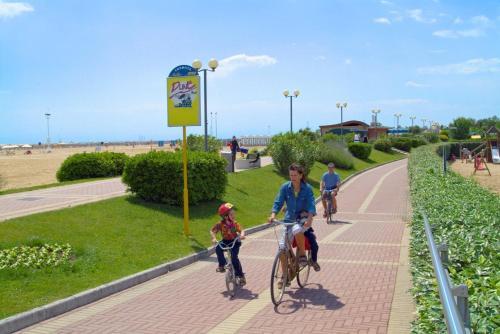 Apartamento Holiday Home In Bibione 24390