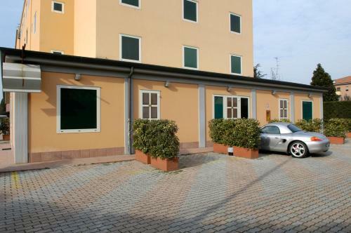 Marchi Hotel