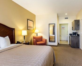 Hotel Quality Inn & Suites