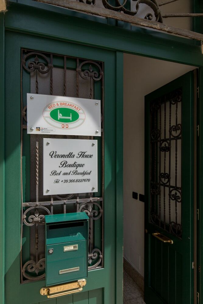 Bed & Breakfast Veronetta House