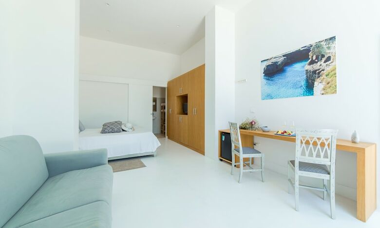 La Roccia Hotel