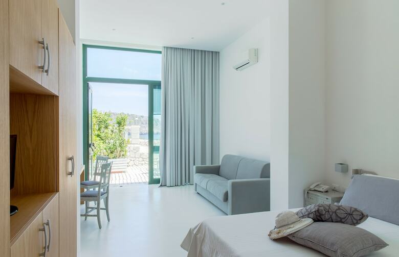 La Roccia Hotel