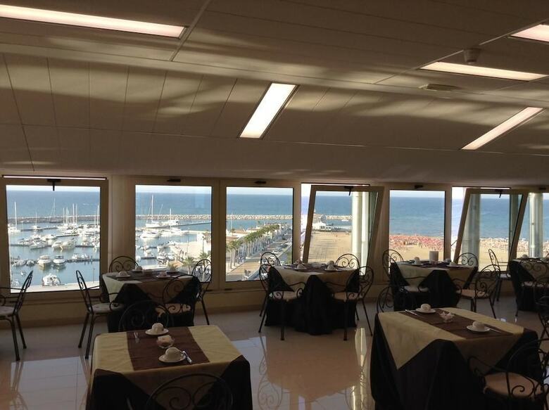 Hotel Borgo Marina