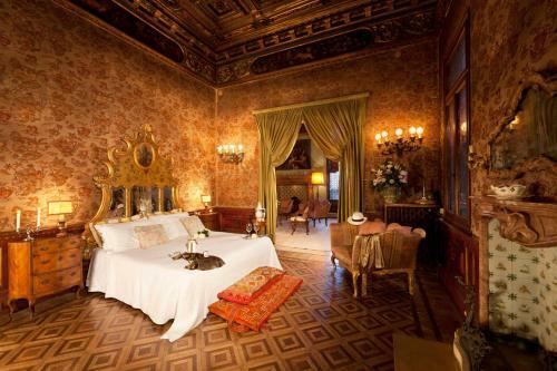 Hostal Palazzetto Pisani Grand Canal