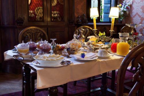Hostal Palazzetto Pisani Grand Canal