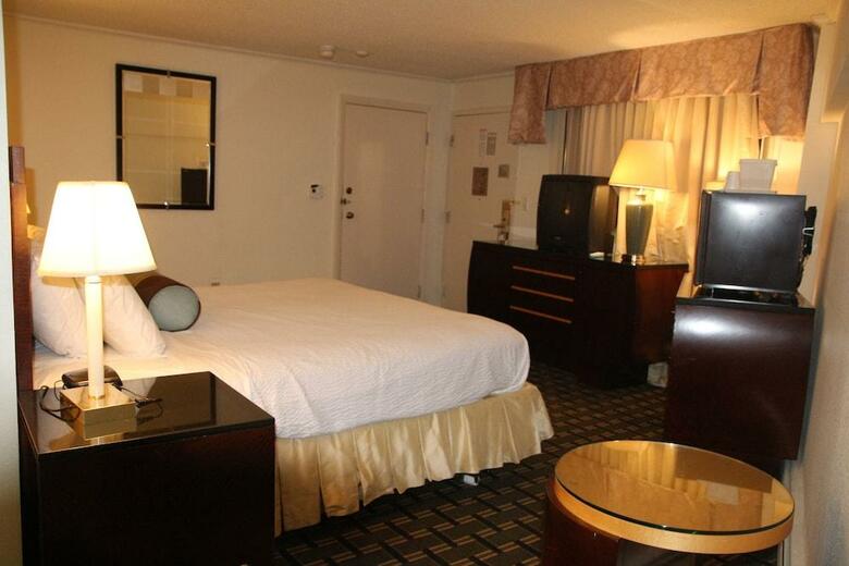 Bedford Plaza Hotel