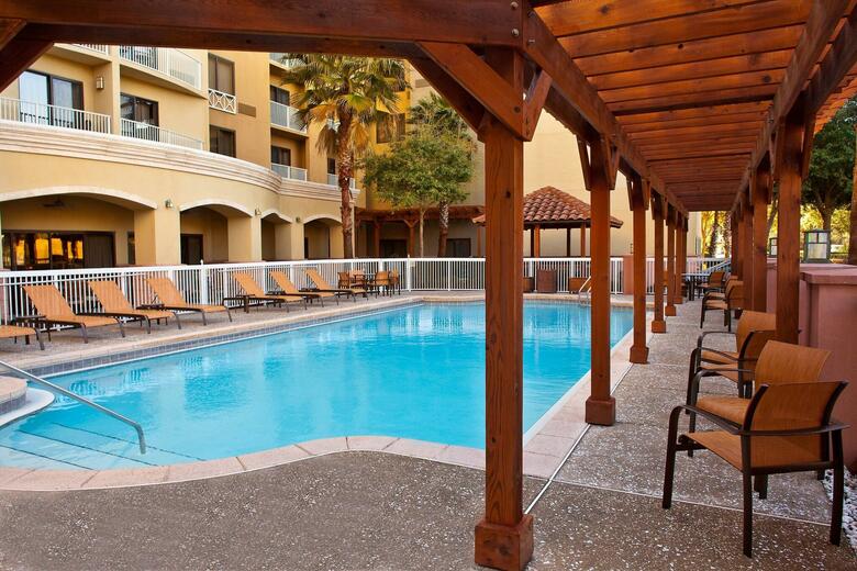 Hotel Courtyard By Marriott