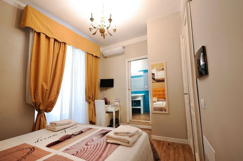 Hostal Onda Marina Rooms